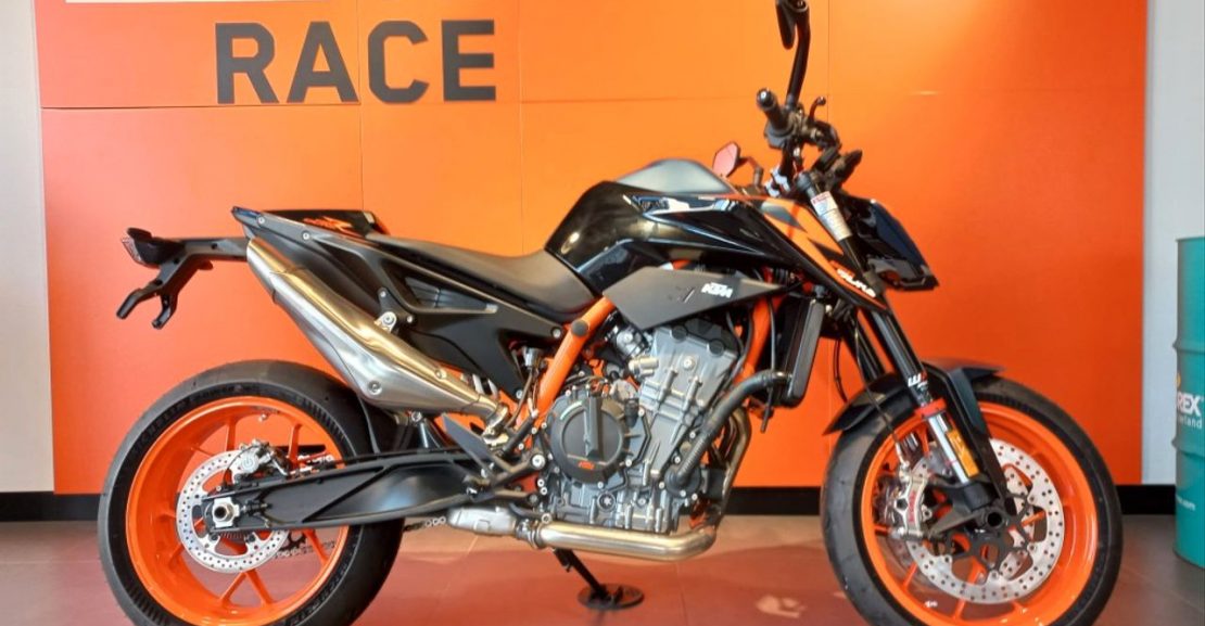 MOTO NAKED KTM 890 Duke R