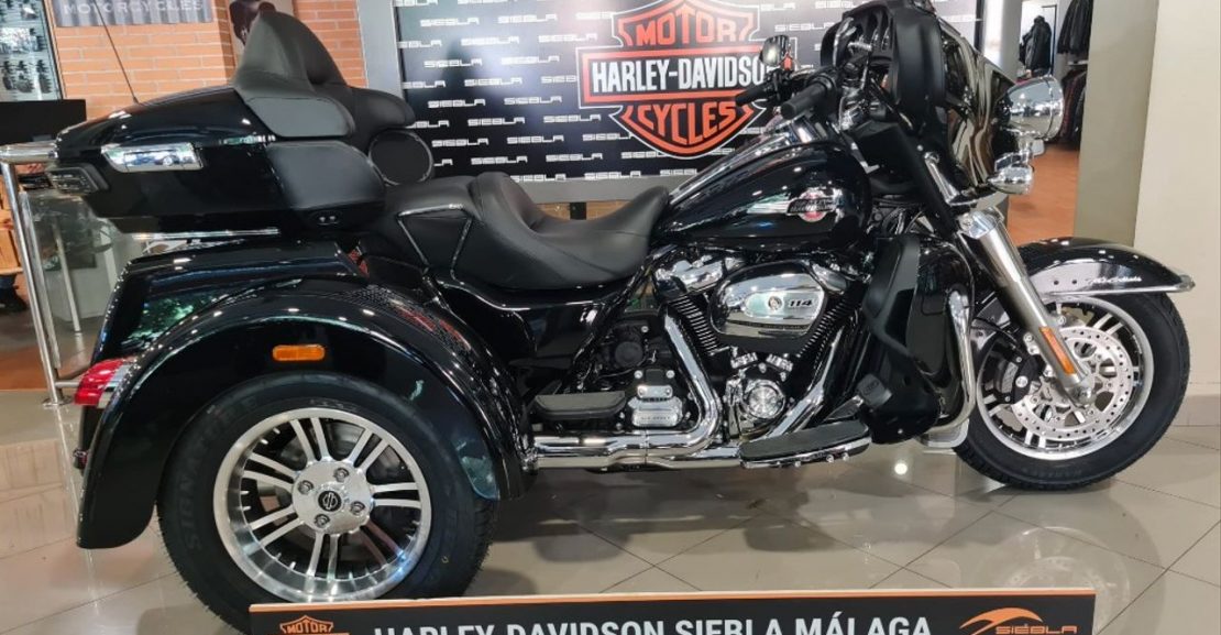 HARLEY DAVIDSON Tri Glide Ultra