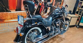 HARLEY DAVIDSON Softail Deluxe