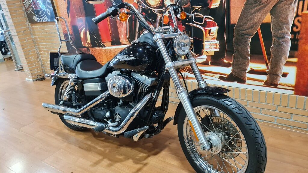 Comprar HARLEY DAVIDSON Dyna Street Bob en Siebla Selección al mejor precio